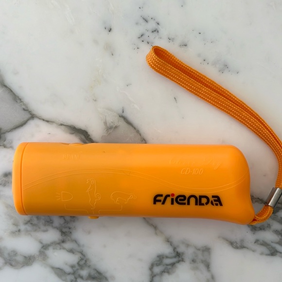 Frienda LED Ultrasonic Dog Trainer Device 3 in 1 Stop Barking. Yellow. - Picture 1 of 3